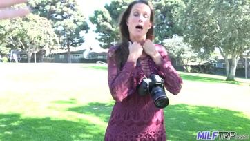 Szexi anya egy fiatal tanítvánnyal kúr Thumb