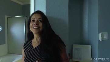 Mediterrán kurva megbaszva a fürdőben Thumb