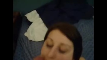 Fiatal kurva vadul leszopta a péniszt Thumb