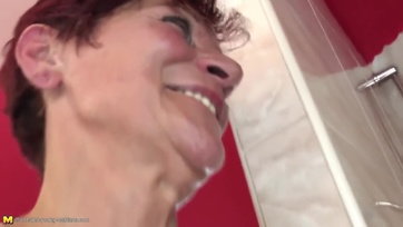 Nagymama és a fiatal unokák Thumb