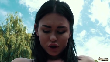 Perverz apa-lányával szex a réten Thumb