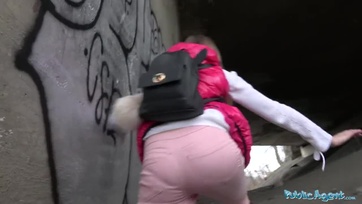 Rhiannon Ryder szétkúrva a híd alatt Thumb