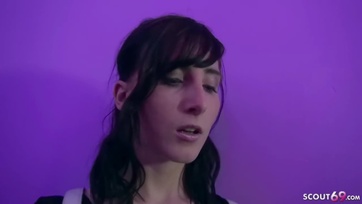 Amatőr német fiatal csaj dupla dákót kap Thumb