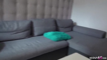 Német 18 éves tini csaj első anális pornó castingja Thumb