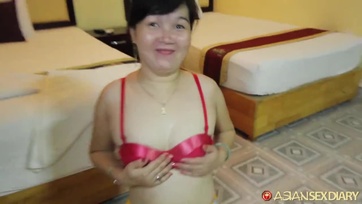 Ázsiai milf anyuka popón baszva Thumb