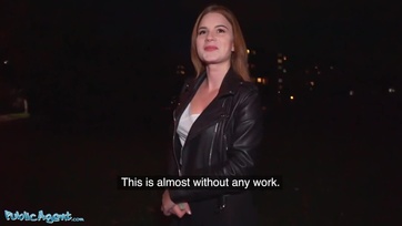 Vadító tini ribi az erdőben kutyus pózban megdugva Thumb