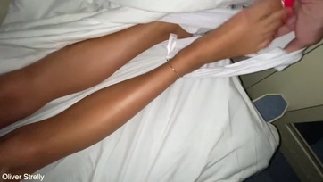 Szétkúrtam egy 18 éves vaginát a vonaton és mélyen telespricceltem Thumb