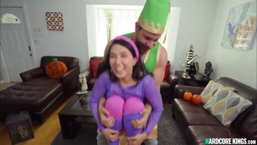 Aranyos koreai tini picsa kúr egy hatalmasat Halloween-kor! Thumb