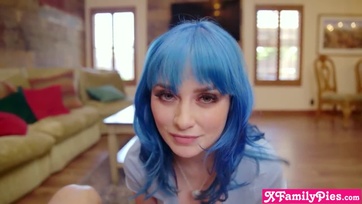 Kurvás mostoha hugica gyönyörű cicás kosztümben rámozdul a mostoha bátyjára Thumb