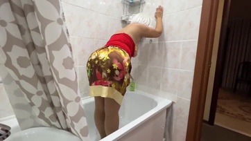 A bohó nagypicsájú nevelőmami kívánja a termetes falloszt a kloákájába Thumb