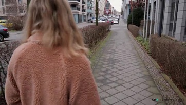 Tüzes szex mindjárt az első randevún egy szexi szöszi tetovált luvnyával Thumb