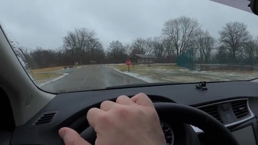 Az anyatermészetben felszedett gimnazista spiné cumizik és vágtat az idegen pasi falloszán Thumb