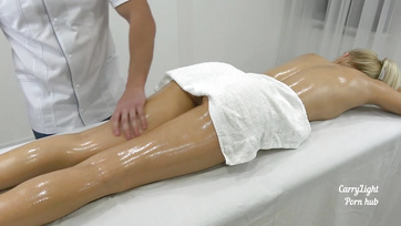 Ez izmos kezű masszőr kölyök szétbaszta a pinámat Thumb