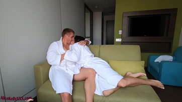 Fürdőzés után hamar lecidáztattam és szétdugtam a ribancomat és persze megtöltöttem a sunáját Thumb