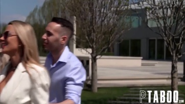 Sexy magyar harisnyanacis lány az irodában szopikálja a pélót és még a fingóba is igényli Thumb