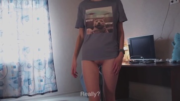 Csak levedlette a leányzó a tangabugyiját de a mostoha fivére már be is rakta a hatalmas szerszámát Thumb