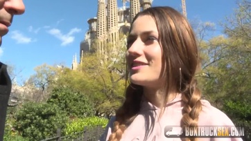 Latina pina az utcán felszedve és a utca ügynök által vadul megbaszva Thumb