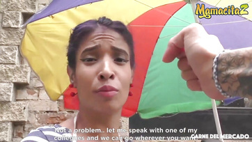 Becserkészte a pasi a jópopójú barnabőrű tini kurvát az utcán Thumb