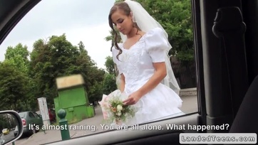 Az ismeretlen kölyök brokiján pattogva lelt vígaszra a csupasz puncis magyar fruska Thumb