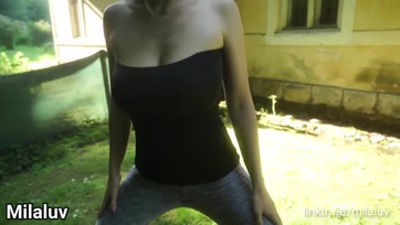 A nagy dudájú bombázó azt szerette volna hogy farkaljam meg és gecizzem csordultig a parázsló vagináját Thumb