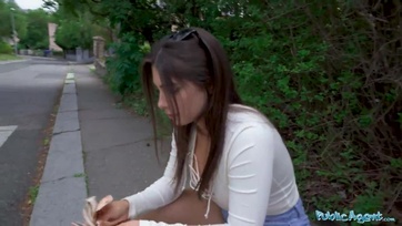 Zsákmányolt egy halom zsetont a csábító nagy mellű pipi és megugrándozta az anonim pali kolbászát Thumb