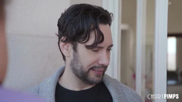 A buta férje szeme láttára kúr a jóvágású csávóval a begyes milf luxus ribanc Thumb