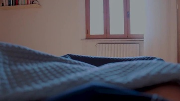 Egy ágyban aludtunk a mostoha nővéremmel és oly mértékben felizgultam hogy bedugtam a puncikájába Thumb