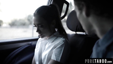 Ő valójában a mostohanővérem és összevissza flexeltem a fincsi vagináját Thumb