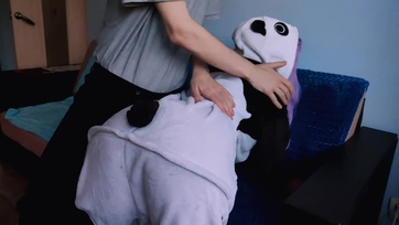 Cuki 18 éves tini bula beindul a répa láttán és megdugatja a nunusát Thumb