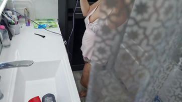 A nagycicis mostoha anyum segített cibálni a dákómat a fürdőben Thumb