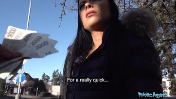 Felcsípték az utcán a szilikon cicis magyar származású csajt és egy kis zsozsóért megdugták a pinácskáját Thumb