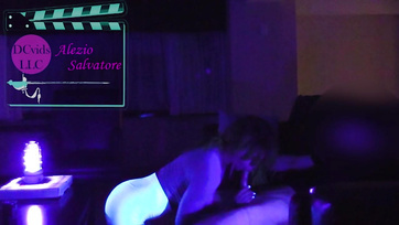 Felvidítottam az aranyos nőmet egy cipővel, reménykedve hogy cicin kefélhetem Thumb