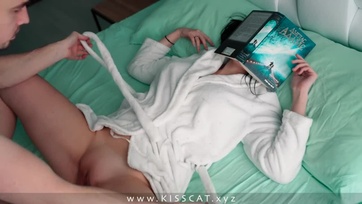 A szexéhes pasi rácuppant a mezítelen nevelőanyucijára és egy termeteset élvezett a bukszájára Thumb