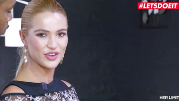 Fröcskölt a bájos koszovói kiscsaj vaginája mialatt a popsikáját farkalták Thumb