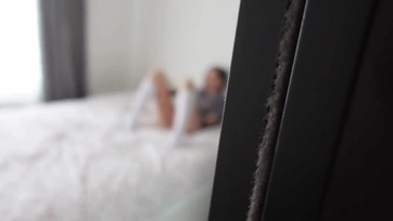 Felkeményedett a virslim miközben a mostohahúgocskám élvezkedett úgyhogy jól fingón kettyintettem Thumb