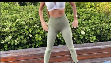 Leszedte a nője cicanaciját a köztéren hogy rendesen meghágja a passzentos végbélnyílását Thumb