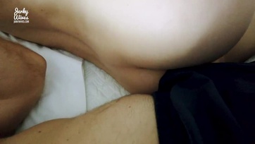 Egy ágyon aludtunk a szexi mostoha anyukámmal és brutálisan hátsóba keféltem az éjszaka Thumb