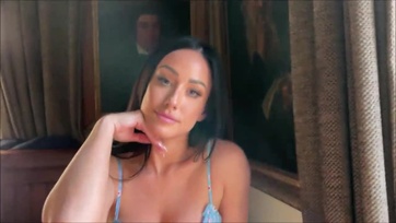 A hatalmas mellű szexéhes MILF hölgyecske rádumálta a mostoha kölykét hogy farkalja meg az ürítójét Thumb