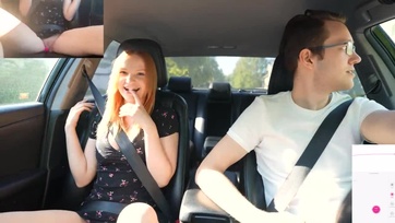 Előhúzta a péniszemet a bűbájos vörös hajú csaj és rimánkodott hogy basszam meg a fenséges puncusát Thumb