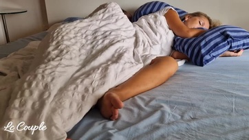 Arra kelt a dögös amatőr nej hogy a faszija veszettül bassza a szaftos pináját Thumb