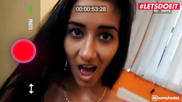 Bárkinek vidáman megkóstolja a dárdáját a sexy magyarországból való kisebbségi suna Thumb