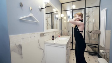 Felcicomázta magát a szexi tini leányzó hogy elámítsa a szaftos puncikájával a vonzó kanját Thumb