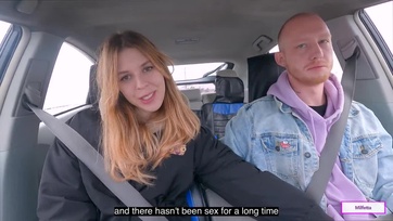 Beült a tragacsba a szexis fiatal csaj és a taxiért viszonzásul megugrálta a fickó brokiját Thumb