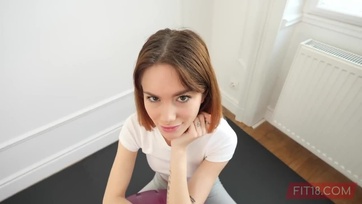 Darázsderekú 18 éves magyar tini bula szívogatja a főmufti dákóját hogy megkaparintsa az állást Thumb