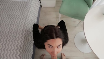 Elcipeltem egy luxus szállodába a csábító ribit és brutálisan megkuffantottam a pinácskáját a csipkés harisnyakötőjében Thumb