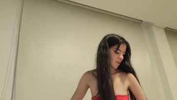 A sexy tini picsa picsaszoknyában tangabugyi nélkül látogatta meg a mostohaapuciját aki meg is baszta a pináját Thumb