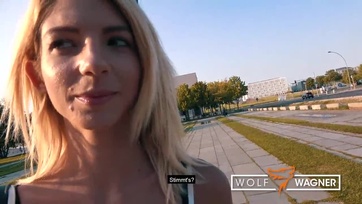 Megcidáztatta a természet ölén a magyar születésű spinét majd a hotelszobában a péniszére is felcsücsültette Thumb