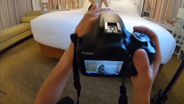 A fotózkodás közben megkívánta a kékerest a harisnyatartós koreai cica Thumb