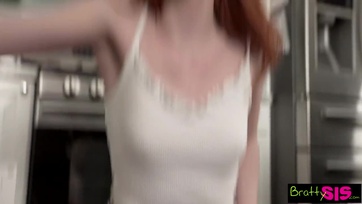 Letépte a kéjenc mostoha nővérkém a gatyám és beleült a szerszámomba a csatakos puncikájával Thumb