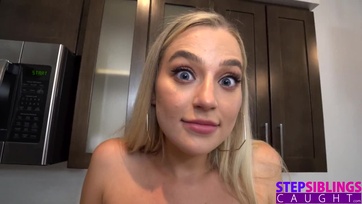 Beduzzadt a brokim miközben a mostoha húgomat kukkoltam majd a hálóhelyiségében meg is kefélhettem Thumb